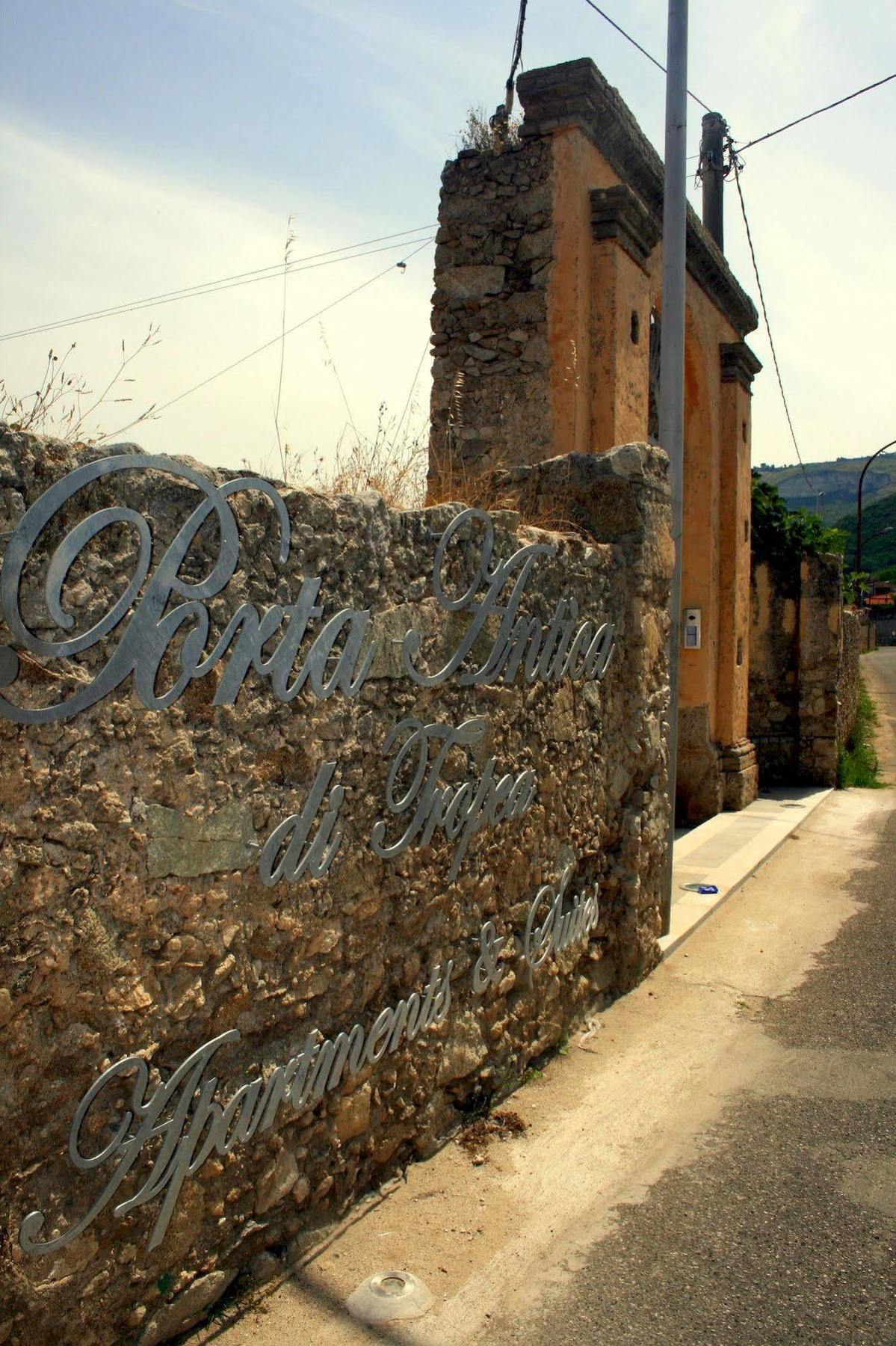 Appartamenti Porta Antica Di Tropea Exteriör bild
